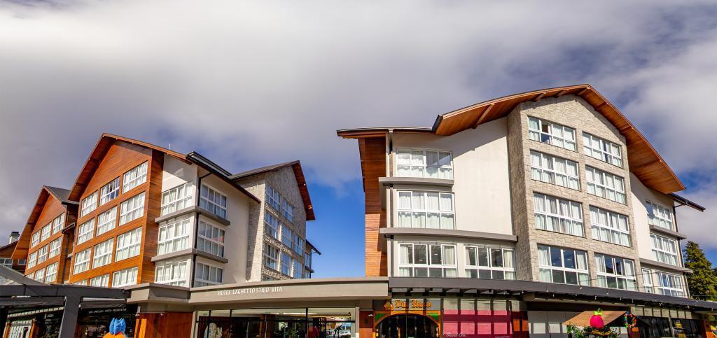 Laghetto Stilo Vita Gramado Exterior foto The new building of the University of Novi Sad